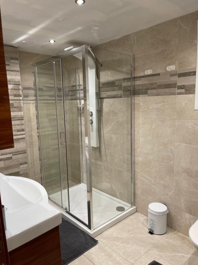 Luxury With Sauna And Free Parking Near Acropolis Athens Exterior photo